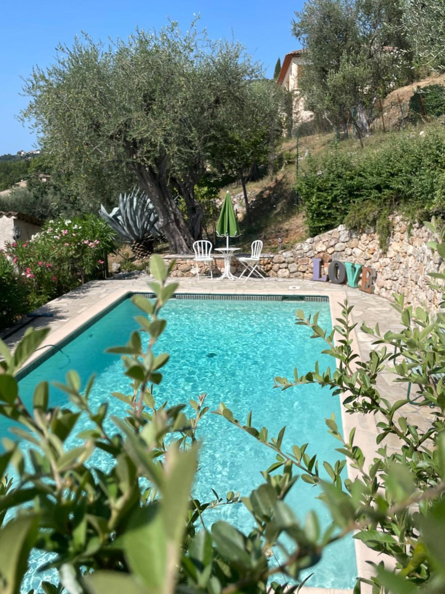 Villa Daphne Speracedes Luaran gambar